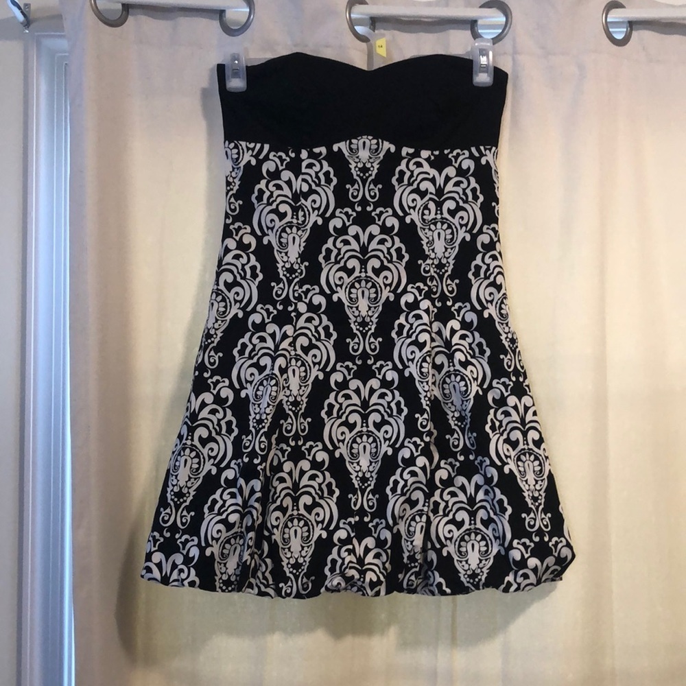 WHBM Black and White Strapless Dress, size 2